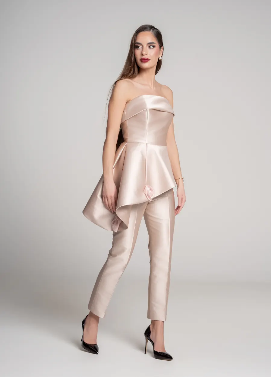 Suit Aria - Simbol vanvremenske elegancije